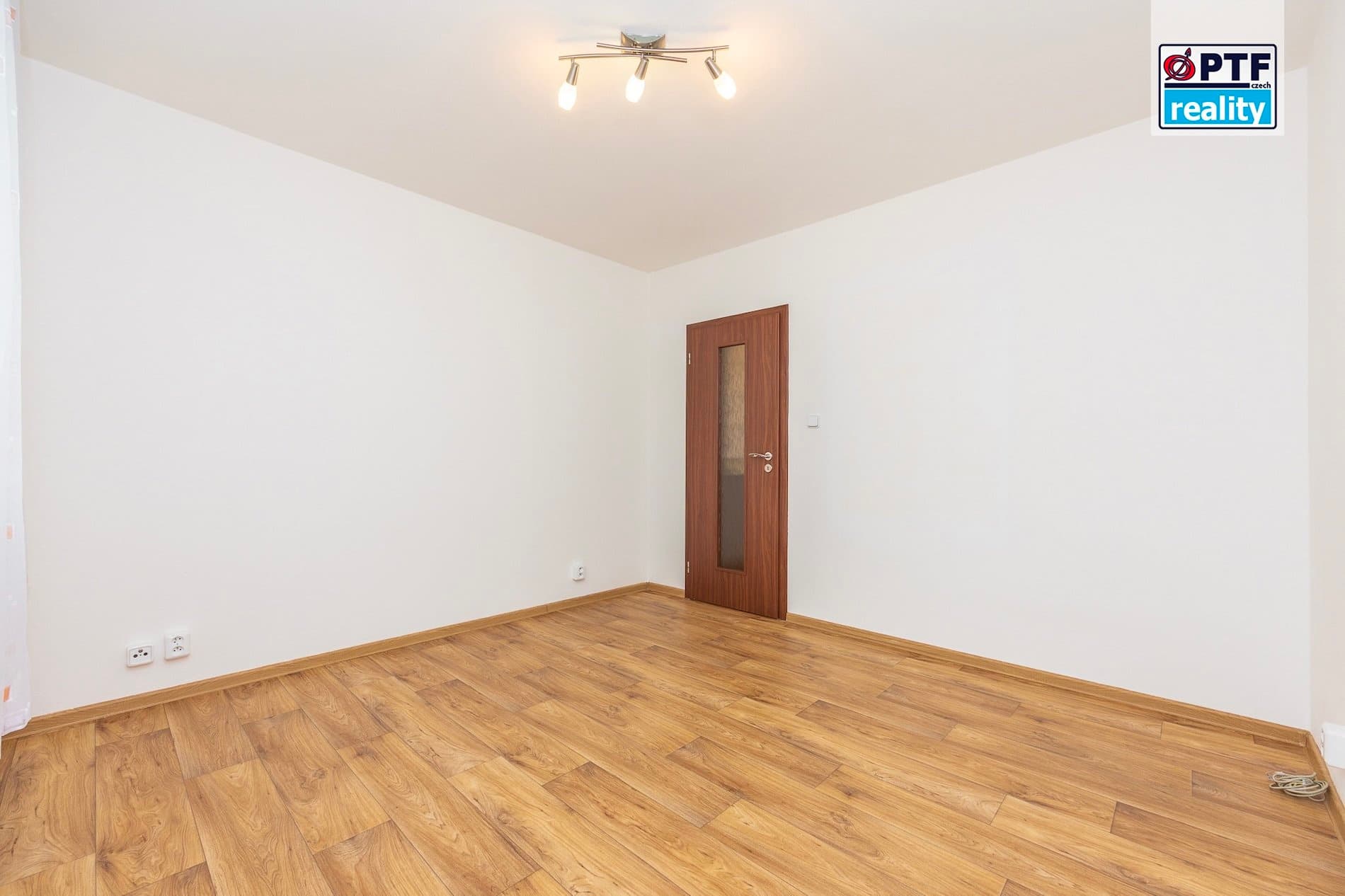 Prodej zrekonstruovaného bytu 3+1 s lodžií, Domažlice - Hořejší Předměstí — Domažlice (fotografie 7)