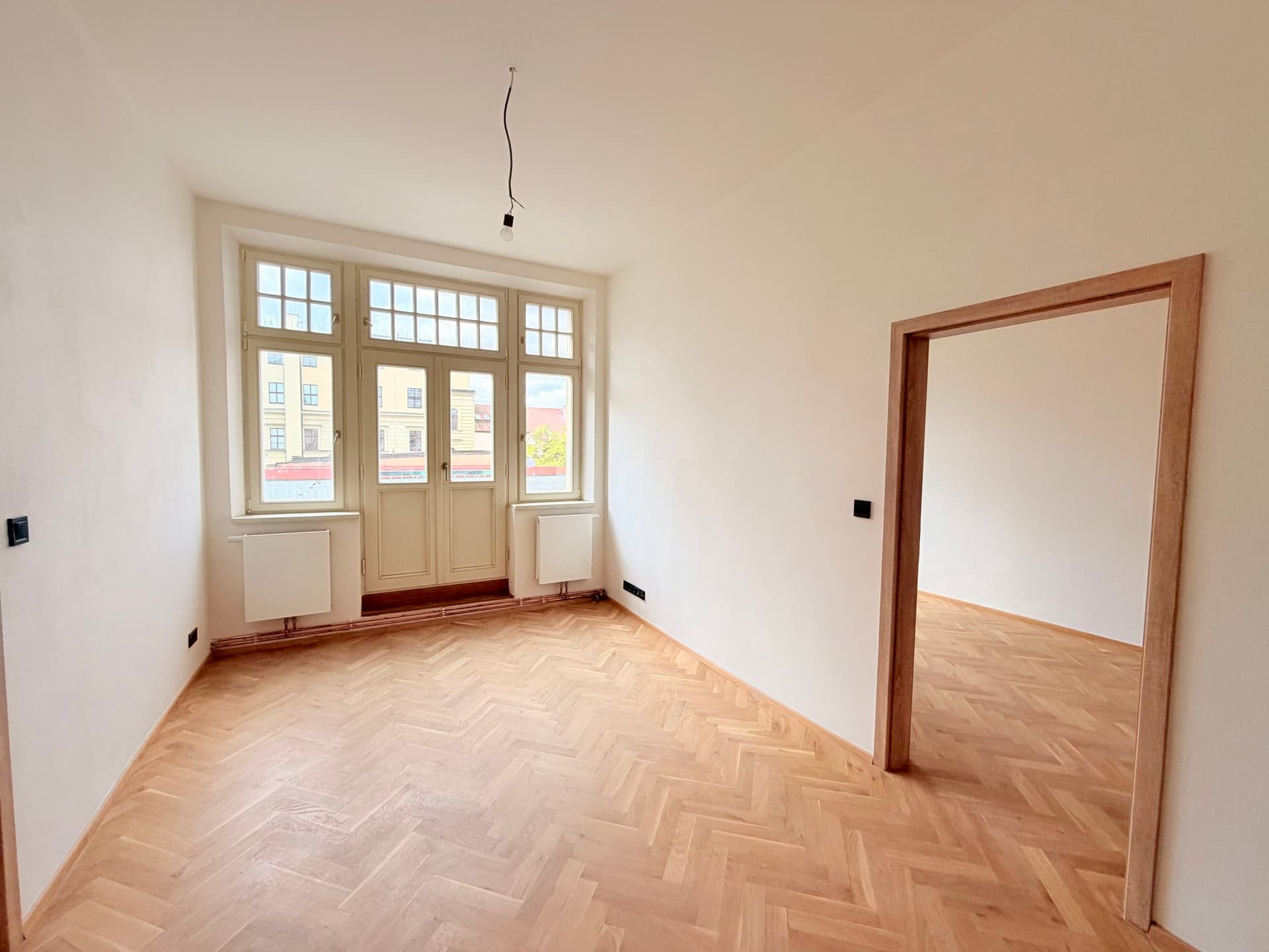 Pronájem slunného bytu 3+1 72 m² v centru Plzně — Plzeň (fotografie 7)