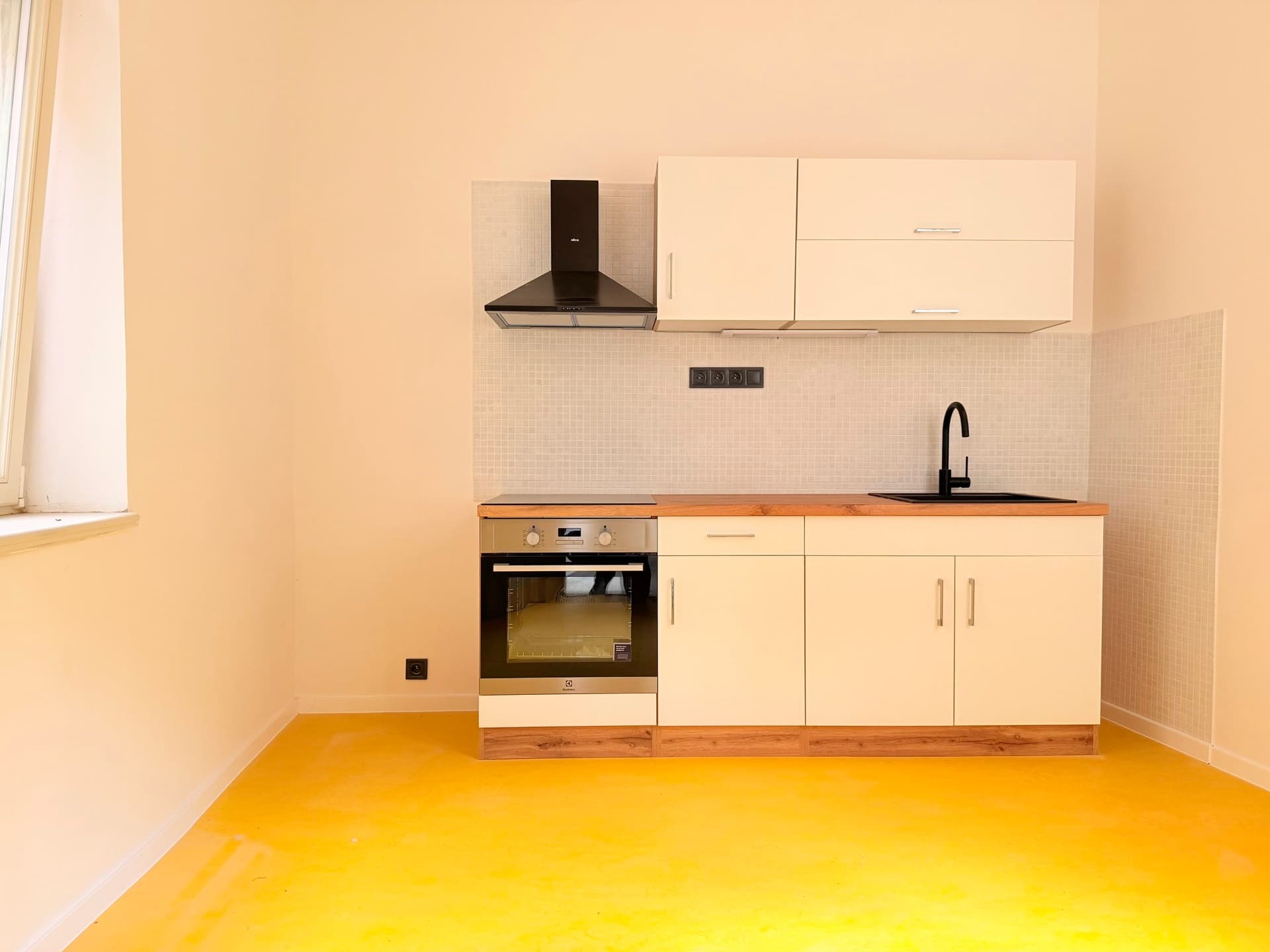 Pronájem slunného bytu 3+1 72 m² v centru Plzně — Plzeň (fotografie 2)