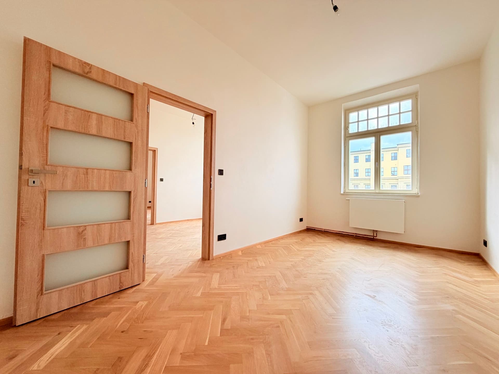 Pronájem slunného bytu 3+1 72 m² v centru Plzně — Plzeň (fotografie 8)