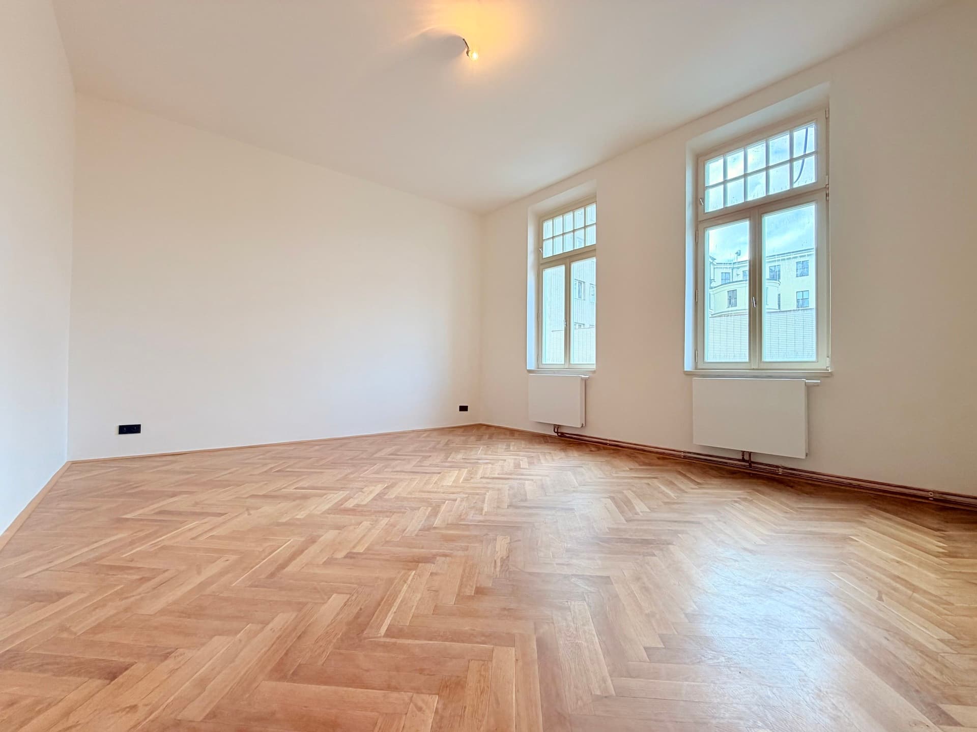 Pronájem útulného bytu 3+1 v centru města 74 m², Plzeň — Plzeň (fotografie 10)