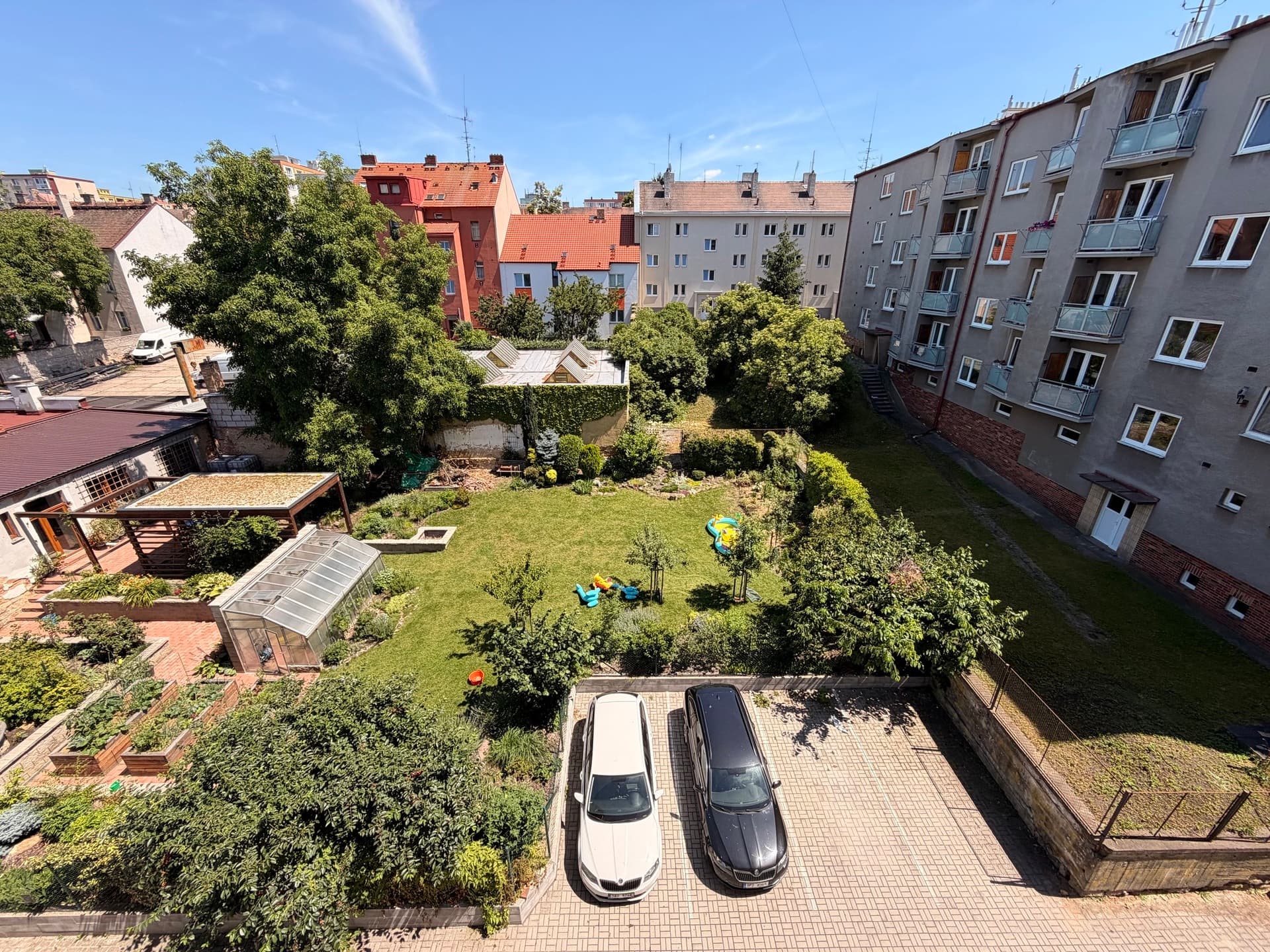 Pronájem parkovacího místa v Živnostenské ulici