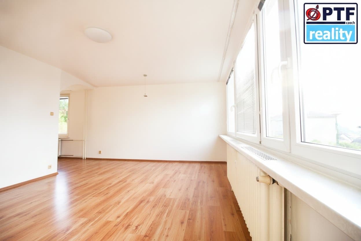 Pronájem světlého a prostorného bytu 3+1 (69 m²) – Zdice, ul. Havlíčkova — Zdice (fotografie 2)