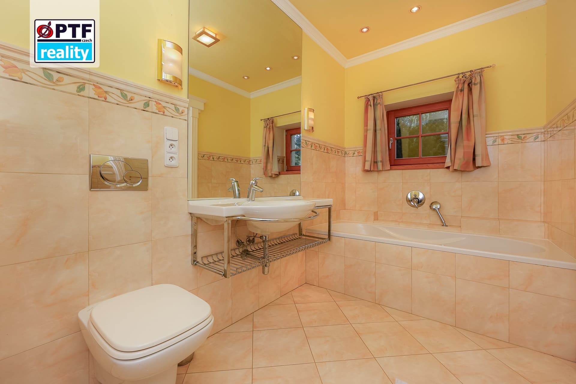 Exkluzivní rodinný dům 4+kk v alpském stylu, zahrada 5 409 m², garáž pro 3 vozy — Chrudim (fotografie 25)