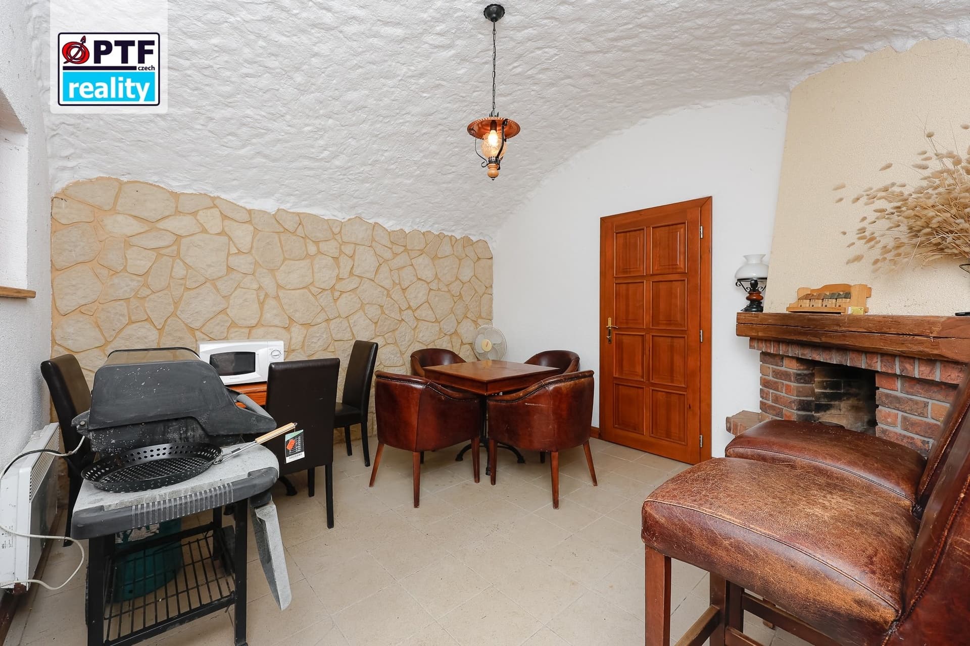 Exkluzivní rodinný dům 4+kk v alpském stylu, zahrada 5 409 m², garáž pro 3 vozy — Chrudim (fotografie 30)