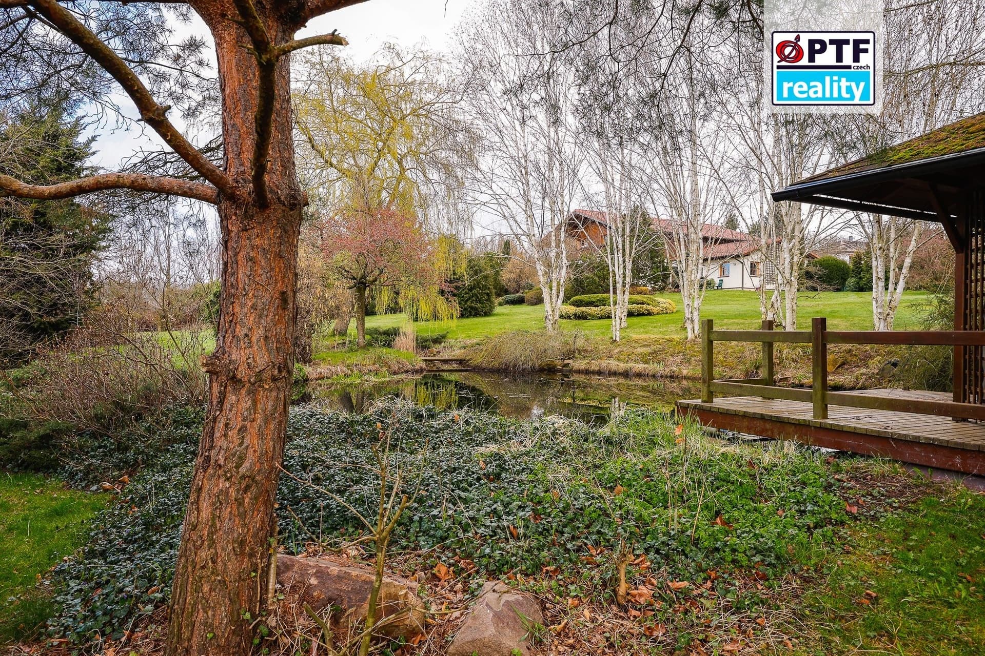 Exkluzivní rodinný dům 4+kk v alpském stylu, zahrada 5 409 m², garáž pro 3 vozy — Chrudim (fotografie 49)