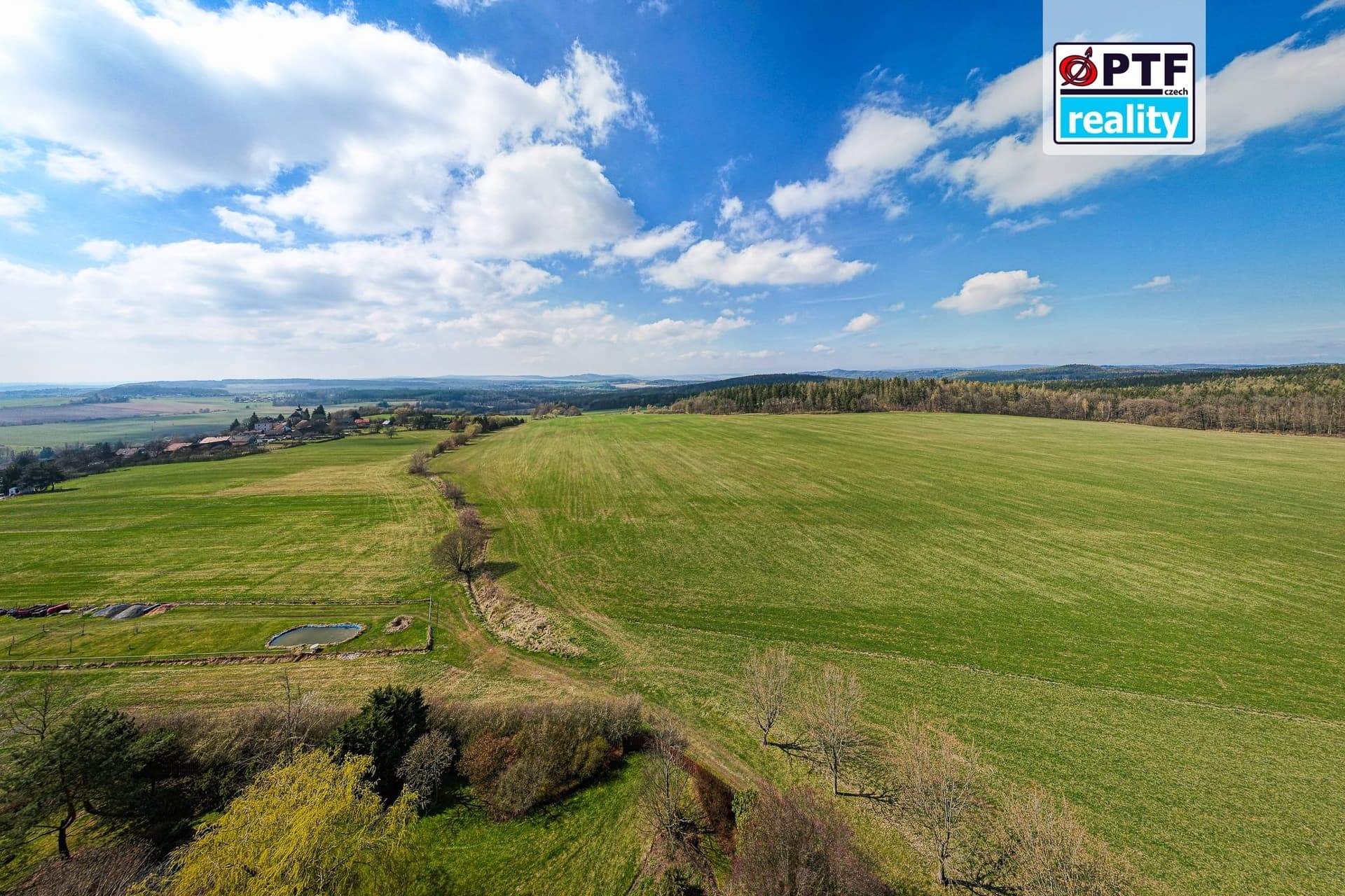 Exkluzivní rodinný dům 4+kk v alpském stylu, zahrada 5 409 m², garáž pro 3 vozy — Chrudim (fotografie 57)