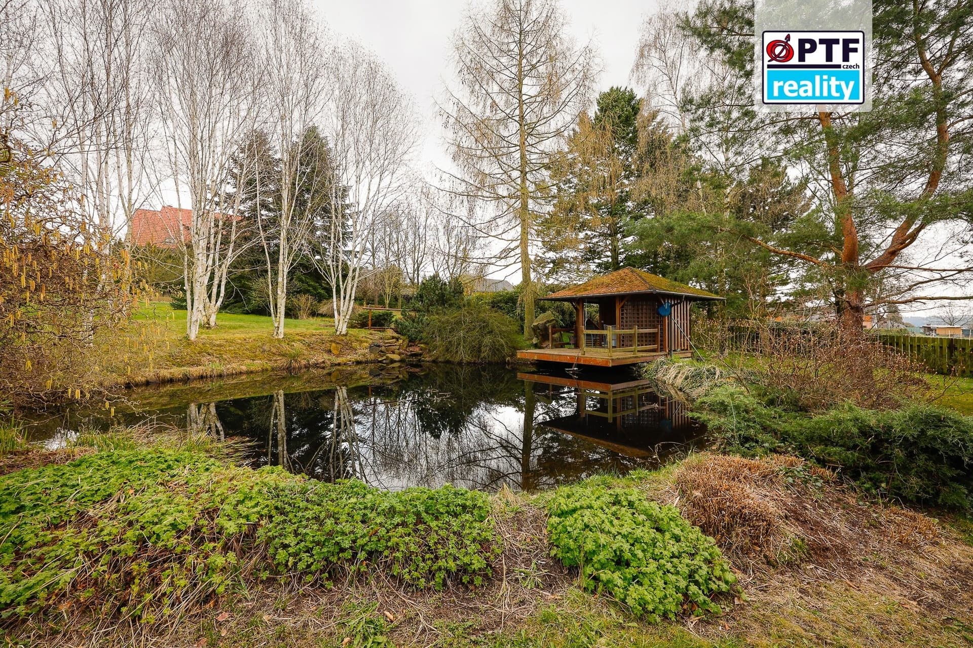 Exkluzivní rodinný dům 4+kk v alpském stylu, zahrada 5 409 m², garáž pro 3 vozy — Chrudim (fotografie 52)
