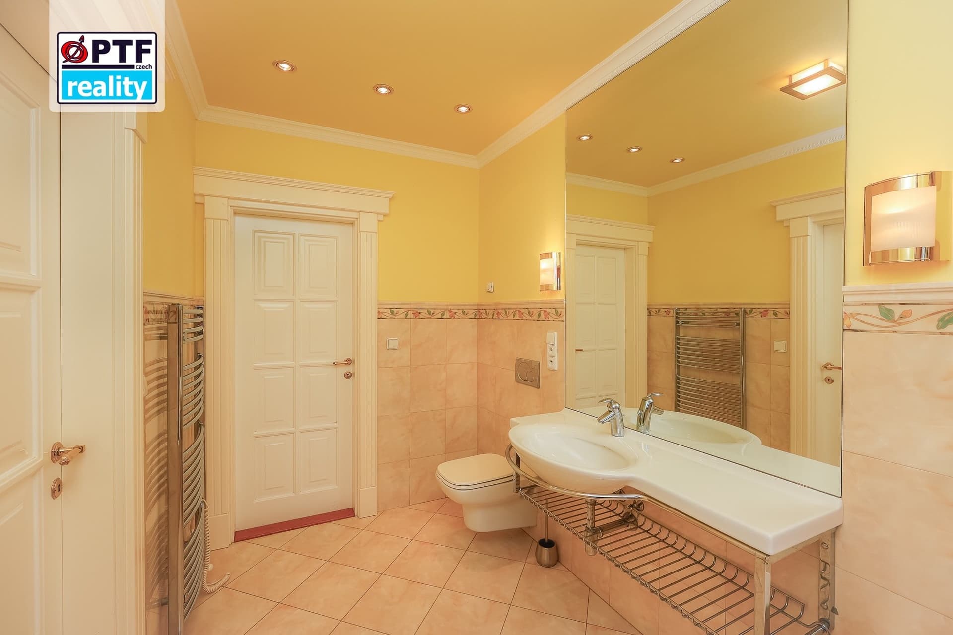 Exkluzivní rodinný dům 4+kk v alpském stylu, zahrada 5 409 m², garáž pro 3 vozy — Chrudim (fotografie 26)