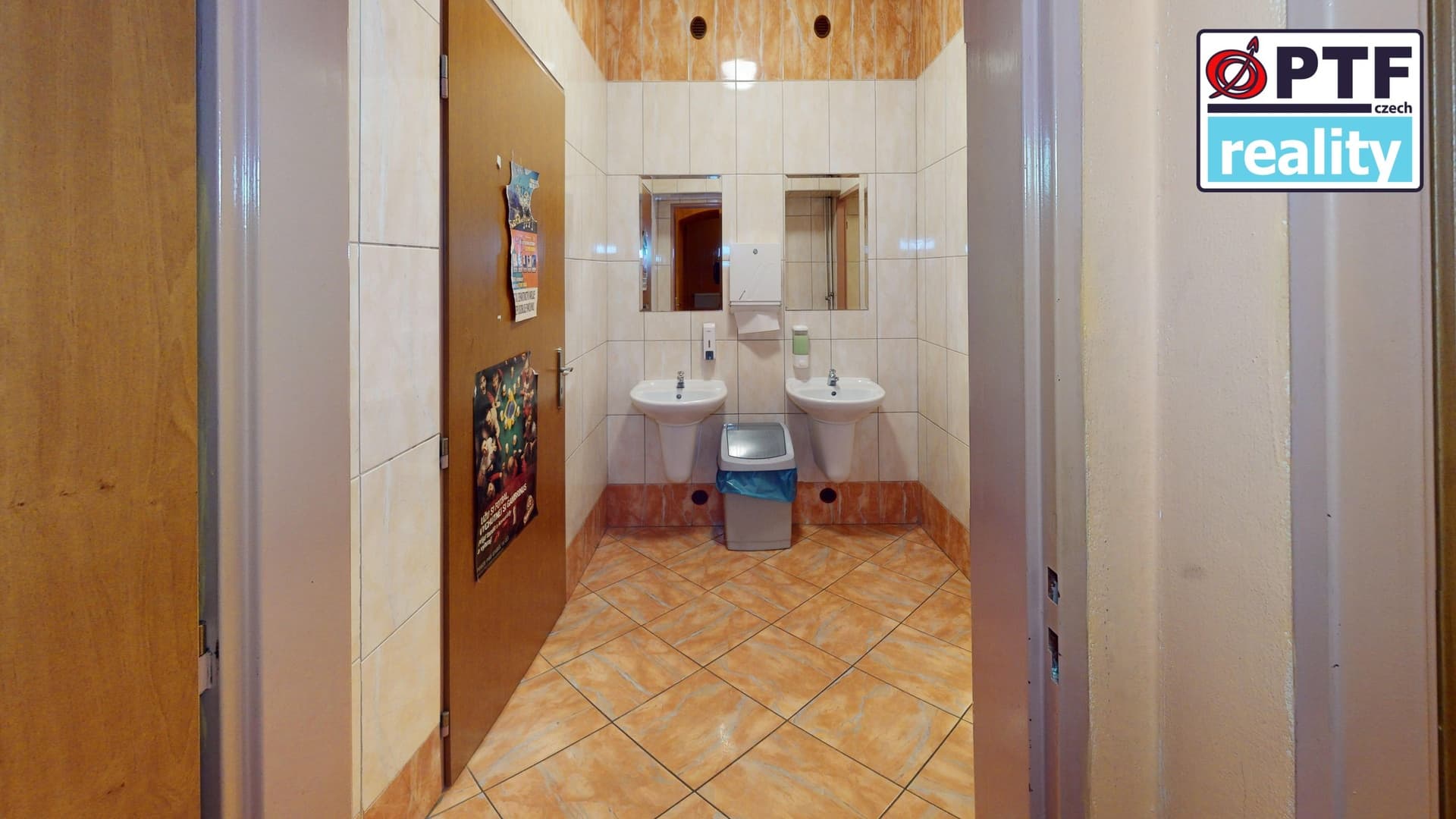 David Choc realitní agent ve vašich službách 26-Americka-Bathroom 2