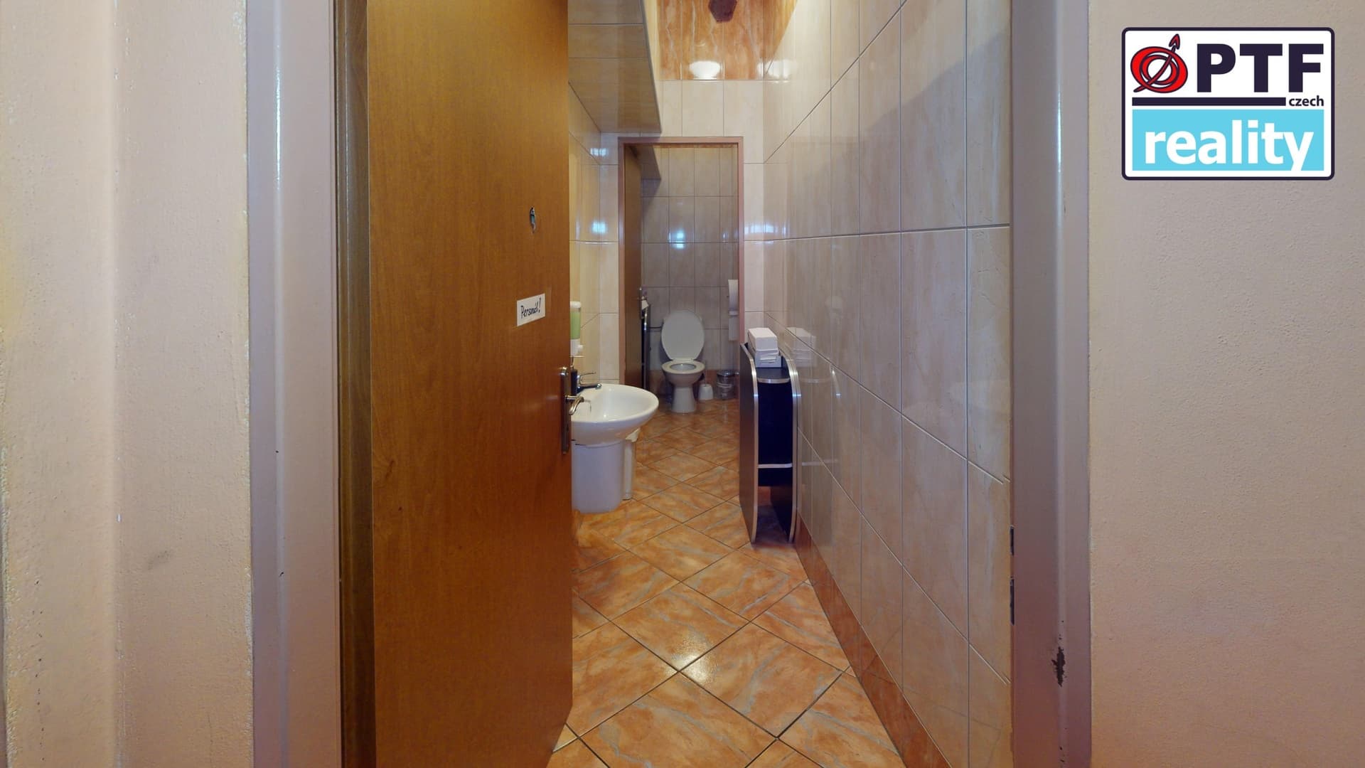 David Choc realitní agent ve vašich službách 26-Americka-Bathroom 3