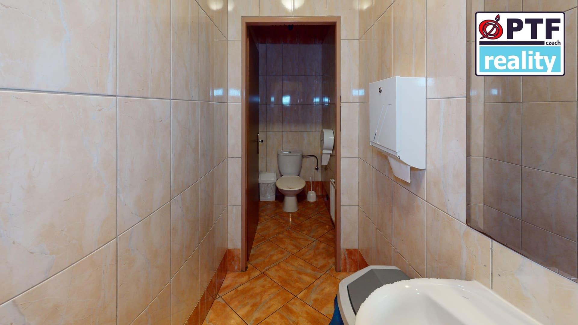 David Choc realitní agent ve vašich službách 26-Americka-Bathroom 1