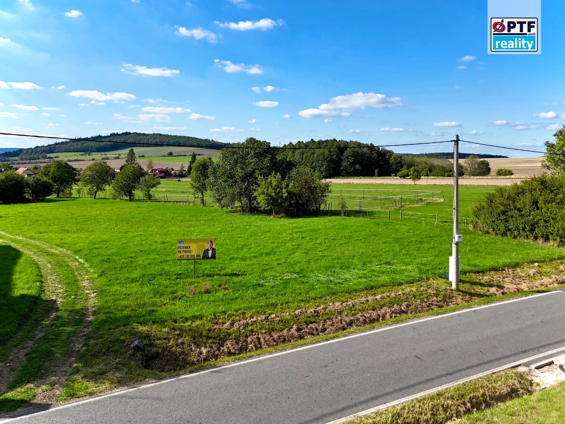 Prodej stavebního pozemku (2430 m²), Újezd u Horšic — Horšice (fotografie 2)
