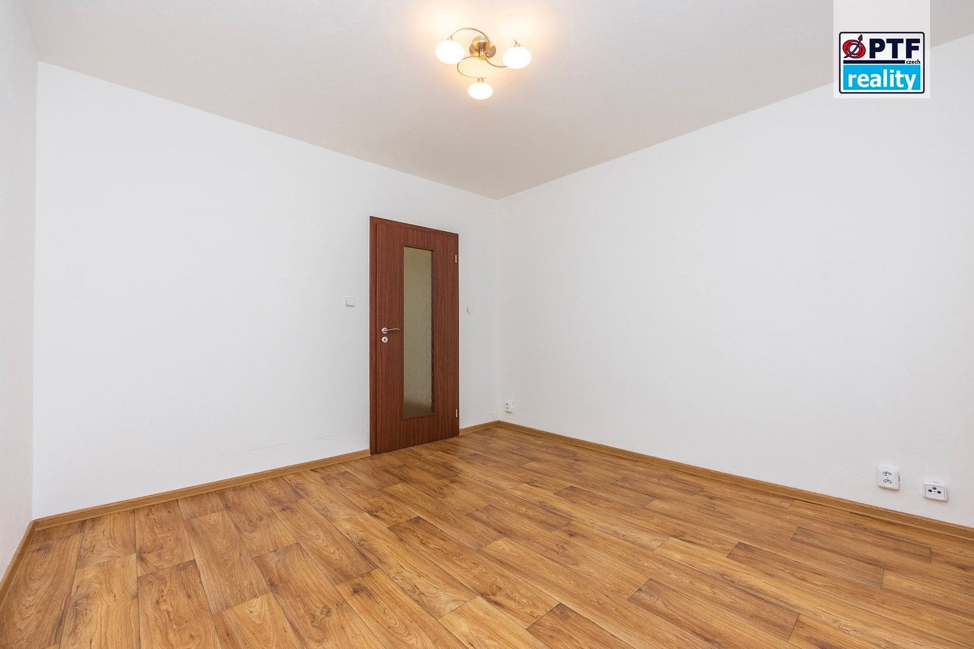 Prodej zrekonstruovaného bytu 3+1 s lodžií, Domažlice - Hořejší Předměstí — Domažlice (fotografie 9)