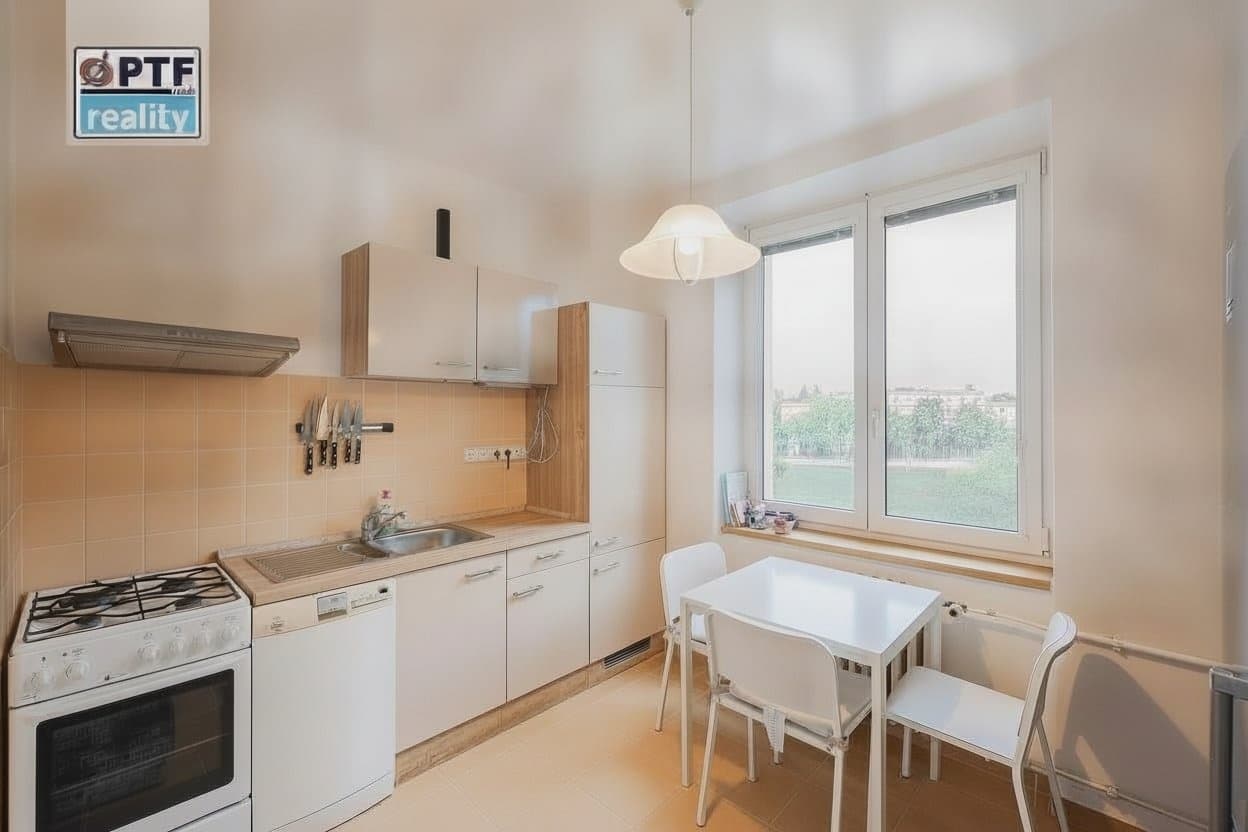 Prodej bytu 2+1 s balkonem, 58 m², Plzeň – Slovany, Francouzská třída