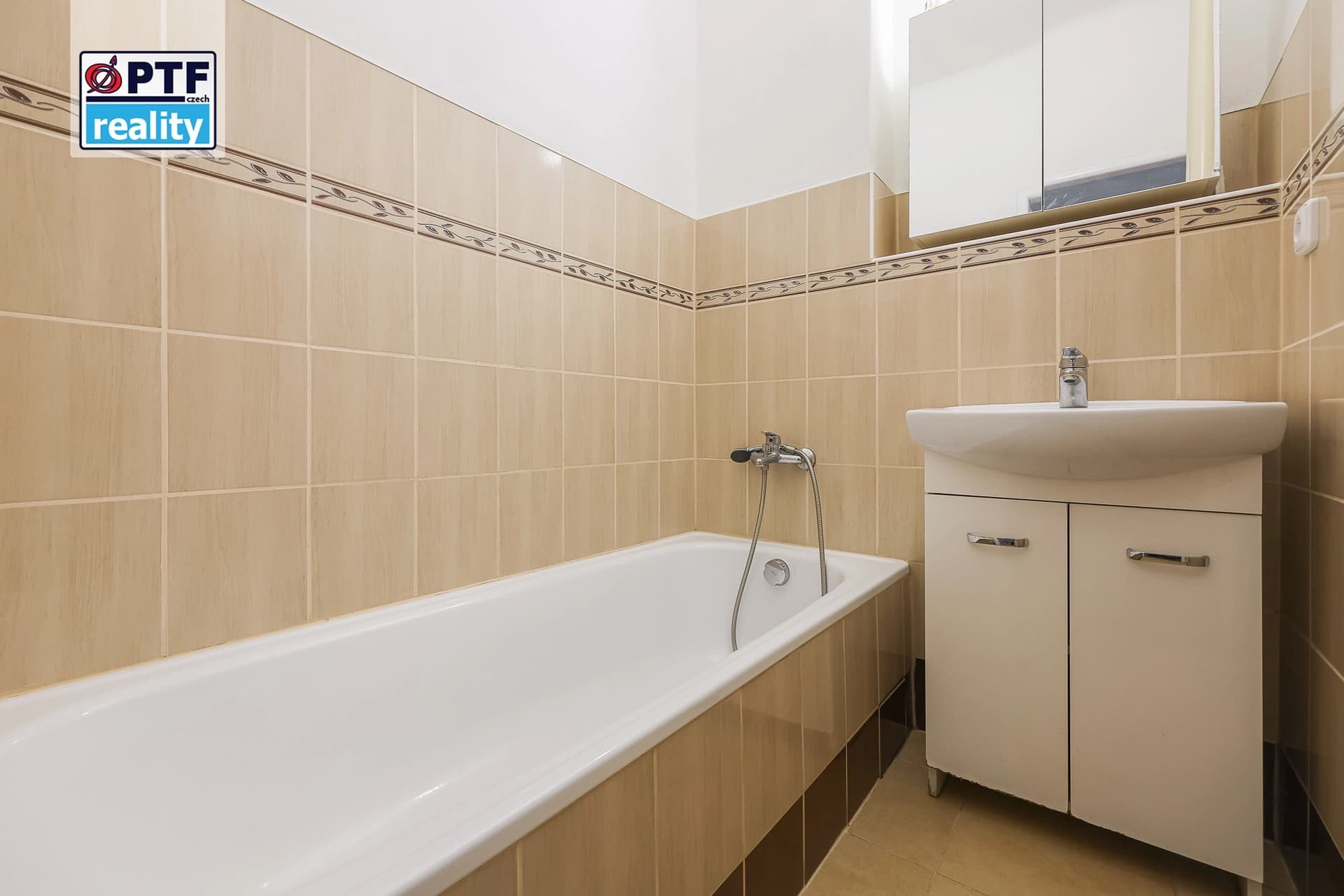 Prodej bytu 2+1 s balkonem, 58 m², Plzeň – Slovany, Francouzská třída — Plzeň (fotografie 5)