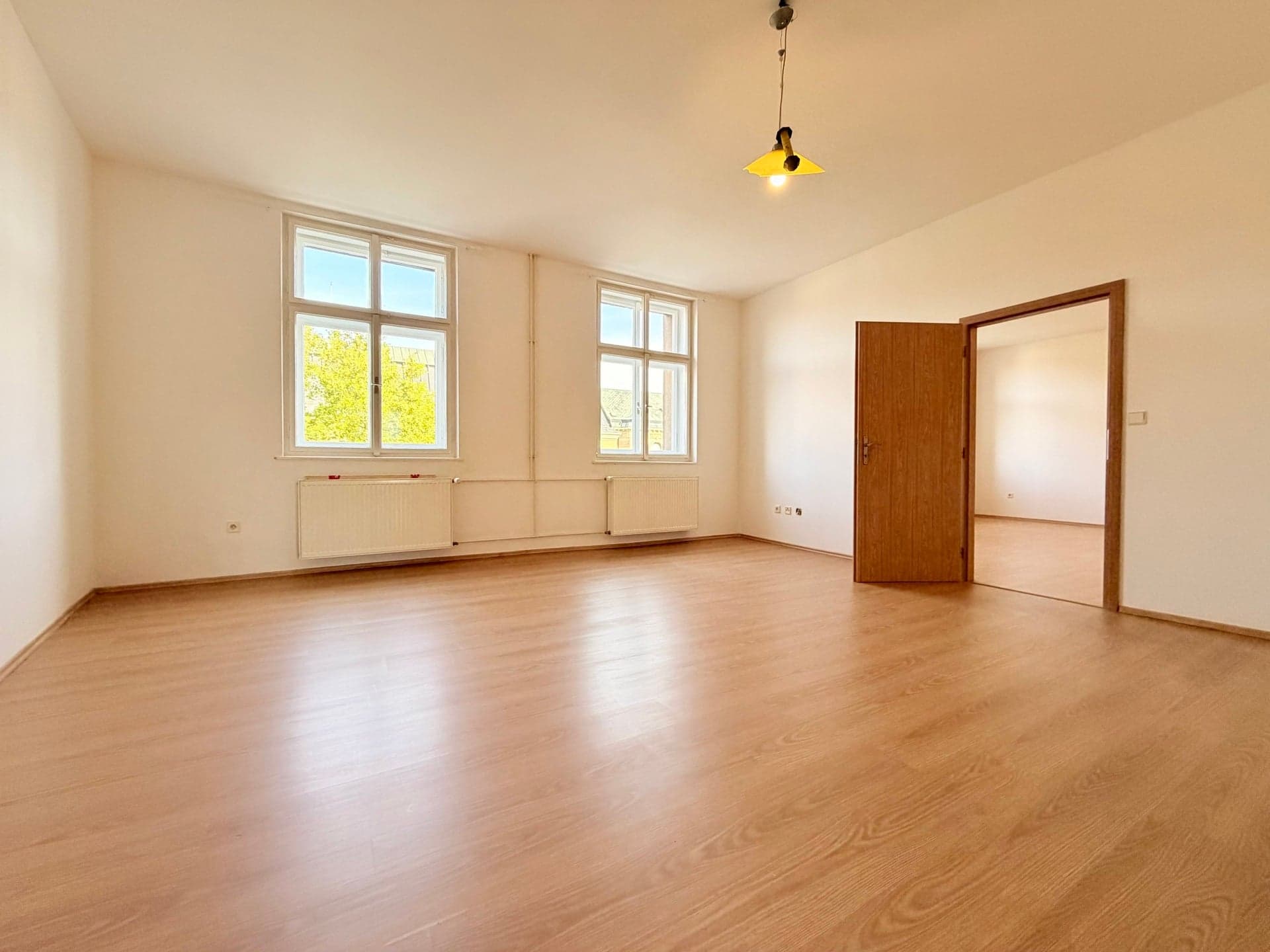 Pronájem prostorného bytu 3+1 125 m² v centru Plzně — Plzeň (fotografie 8)