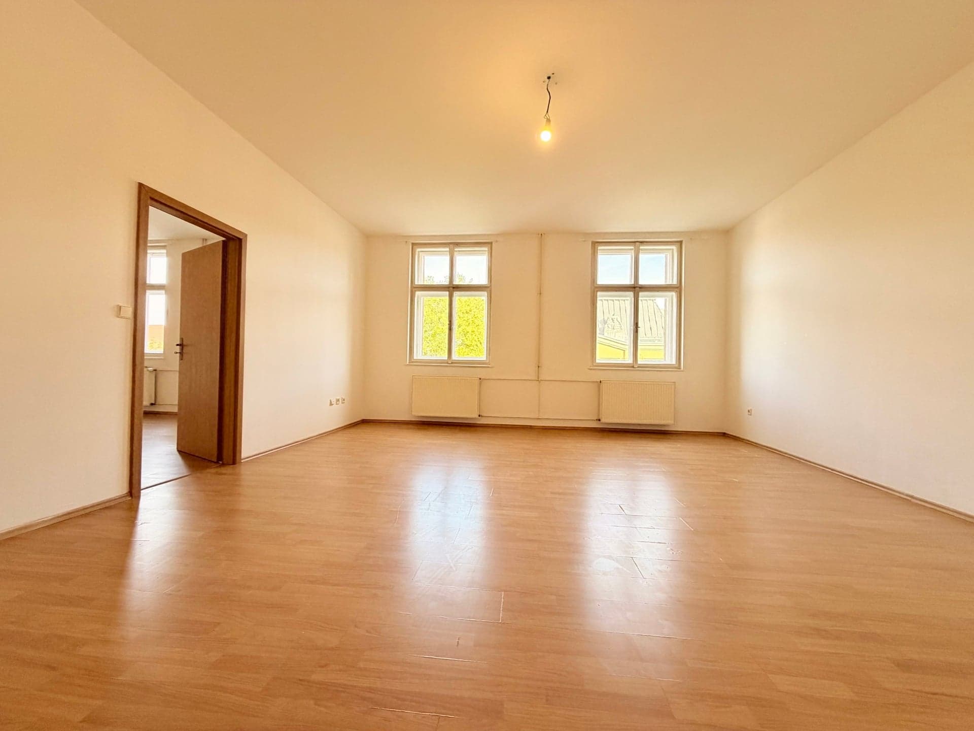 Pronájem prostorného bytu 3+1 125 m² v centru Plzně — Plzeň (fotografie 7)